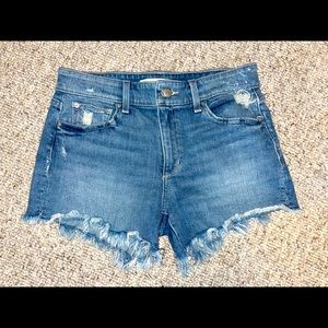 The Ozzie cutoff shorts